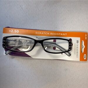 Black Reader Glasses W\ Crystal Accents and Design Sides D6 +2.5 Includes Pouch